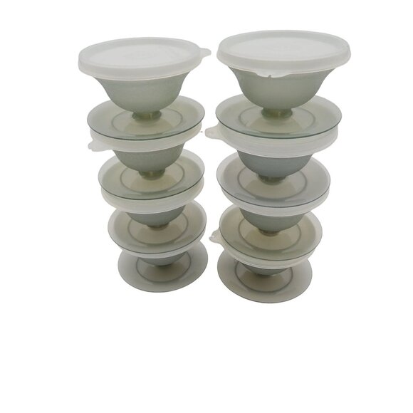 Vintage Tupperware dessert / Parfait  cups with seals - Picture 1 of 2